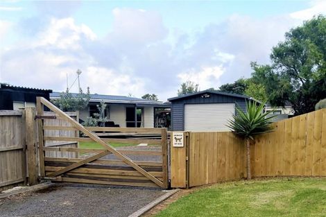 Photo of property in 49 Stevenson Road, Clarks Beach, 2122