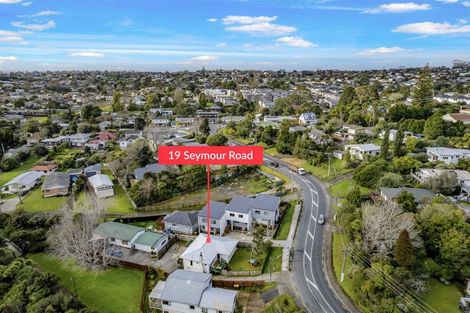 Photo of property in 19 Seymour Road, Sunnyvale, Auckland, 0612