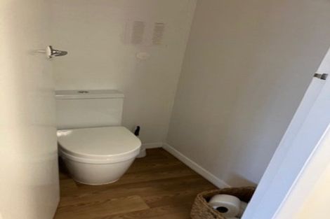 Photo of property in 48 Huntingdon Street, Northland, Wellington, 6012