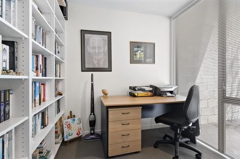 Photo of property in 35a Ngaio Road, Kelburn, Wellington, 6012