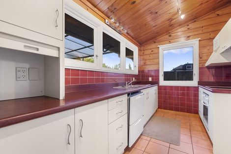 Photo of property in 20 Willow Avenue, Hannahs Bay, Rotorua, 3010