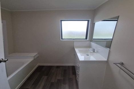 Photo of property in 1/11 Blackgate Place, Weymouth, Auckland, 2103