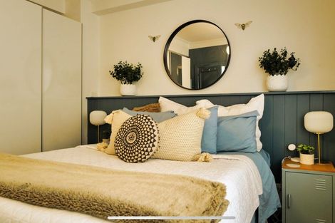 Photo of property in Sunhaven Flats, 262 Oriental Parade, Oriental Bay, Wellington, 6011