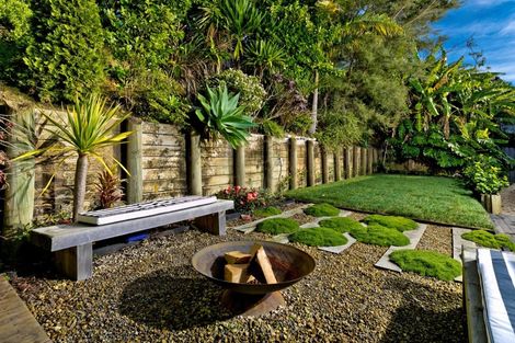 Photo of property in 2/4 Kupari Place, Totara Vale, Auckland, 0629