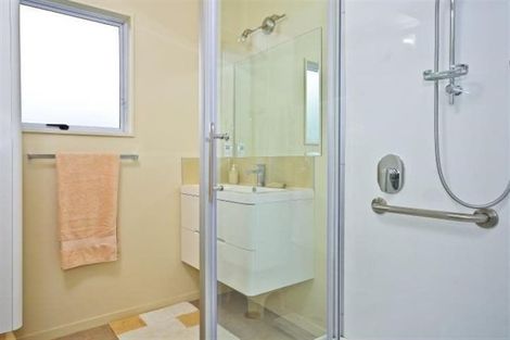 Photo of property in 34 Oxford Street, Fairfield, Hamilton, 3214