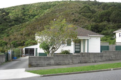 Photo of property in 37 Wilkie Crescent, Naenae, Lower Hutt, 5011