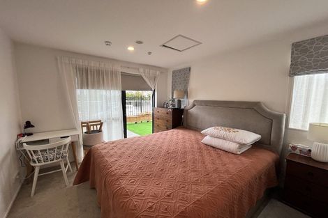 Photo of property in Apollo Apartments, 2/46g Rosedale Road, Rosedale, Auckland, 0632