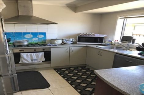 Photo of property in 27 Tussock Avenue, Mangere, Auckland, 2022