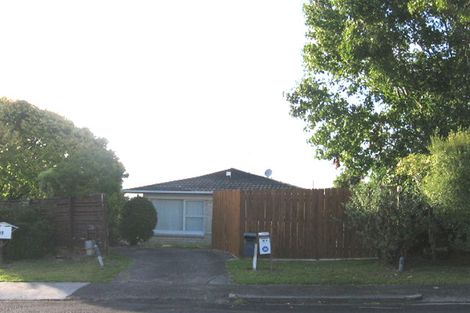 Photo of property in 2/31 Marcel Place, Glenfield, Auckland, 0629