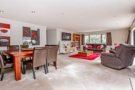 Photo of property in 97 Woodlands Park Road, Titirangi, Auckland, 0604