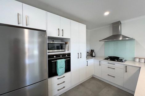 Photo of property in 33 Katipo Road, Takanini, 2112