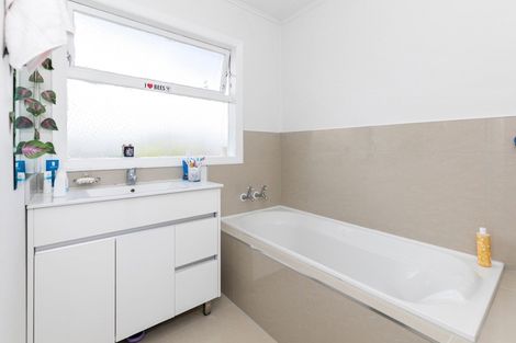 Photo of property in 4 Pryce Place, Silverdale, Hamilton, 3216