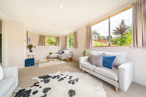 Photo of property in 55 Wyndham Road, Pinehaven, Upper Hutt, 5019