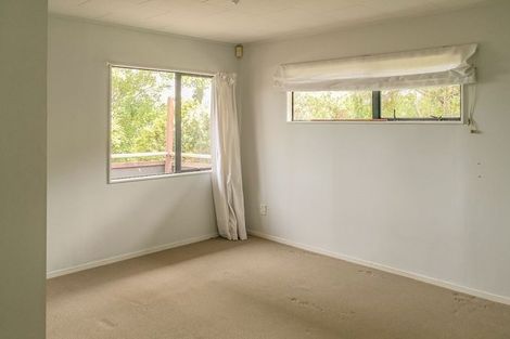 Photo of property in 2/6 Altair Place, Windsor Park, Auckland, 0632