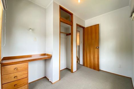 Photo of property in 32 Queensway, Three Kings, Auckland, 1024
