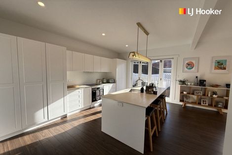 Photo of property in 104 Forbury Road, Saint Clair, Dunedin, 9012