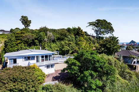 Photo of property in 10 Lawry Street, Moturoa, New Plymouth, 4310