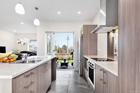 Photo of property in 77 Grove Road, Papakura, 2110