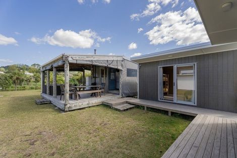 Photo of property in 13 Motukorure Parade, Cooks Beach, Whitianga, 3591