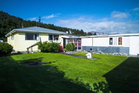 Photo of property in 74 Main Road, Harihari, 7884