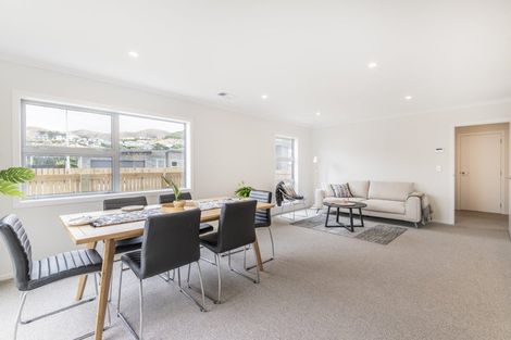 Photo of property in 27 Farnworth Terrace, Churton Park, Wellington, 6037