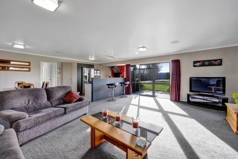 Photo of property in 16 Arthur Road, Paraite, New Plymouth, 4373