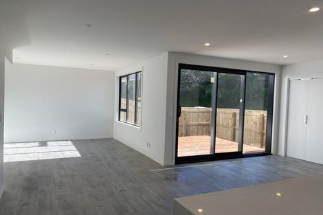 Photo of property in 30b Collins Avenue, Tawa, Wellington, 5028