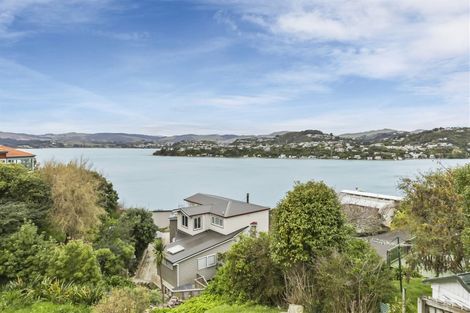 Photo of property in 36 Mana View Road, Paremata, Porirua, 5026