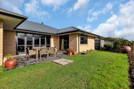 Photo of property in 26 Key West Drive, One Tree Point, 0118