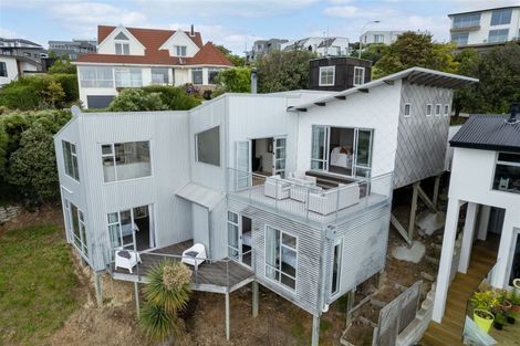 Photo of property in 16 Glendevere Terrace, Redcliffs, Christchurch, 8081