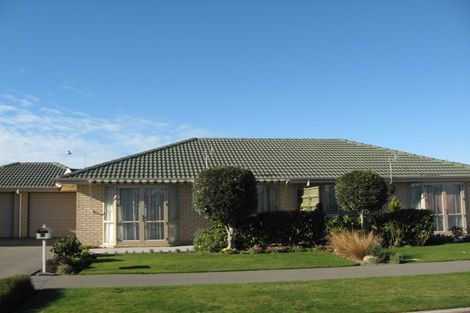 Photo of property in 1b Blue Gum Place, New Brighton, Christchurch, 8083