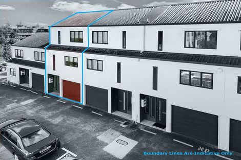 Photo of property in Lynn Park Terrace, 7/12 Ambrico Place, New Lynn, Auckland, 0600