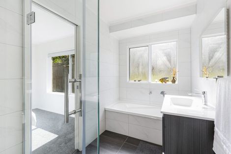 Photo of property in 46 Patts Avenue, Glendene, Auckland, 0602