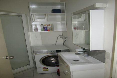 Photo of property in Terrace Tower Apartments, 1e/126 The Terrace, Wellington Central, Wellington, 6011
