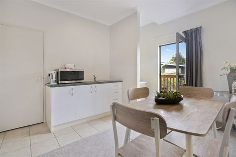 Photo of property in 24a Alexander Street, Cockle Bay, Auckland, 2014