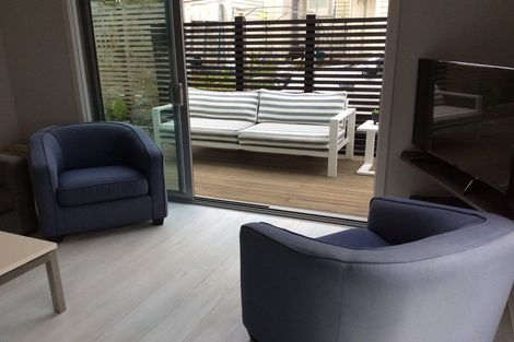 Photo of property in 15 Old Lake Road, Narrow Neck, Auckland, 0624