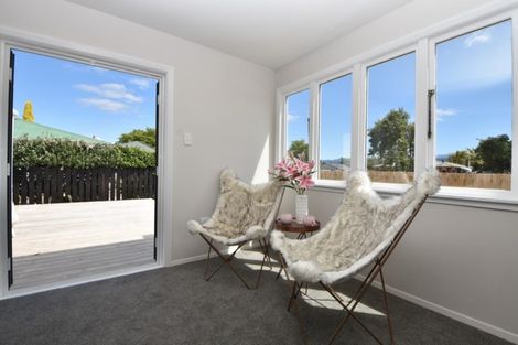 Photo of property in 8 Mckenzie Terrace, Carterton, 5713