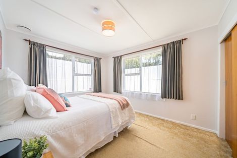 Photo of property in 37 Hillside Drive, Maoribank, Upper Hutt, 5018