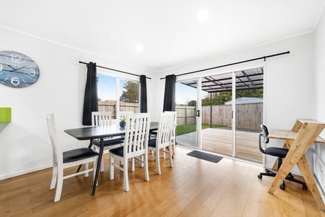 Photo of property in 1/12 Marbeth Court, Botany Downs, Auckland, 2010