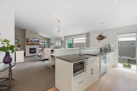 Photo of property in 15 Lennon Way, Papamoa Beach, Papamoa, 3118