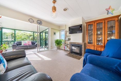 Photo of property in 176 Normandale Road, Normandale, Lower Hutt, 5010