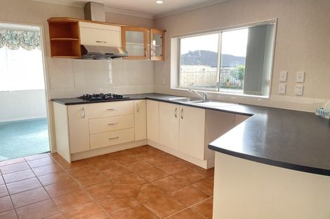 Photo of property in 3 Chapletown Drive, East Tamaki, Auckland, 2016