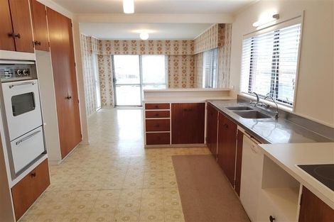 Photo of property in 1 Ti Nana Crescent, Henderson, Auckland, 0610