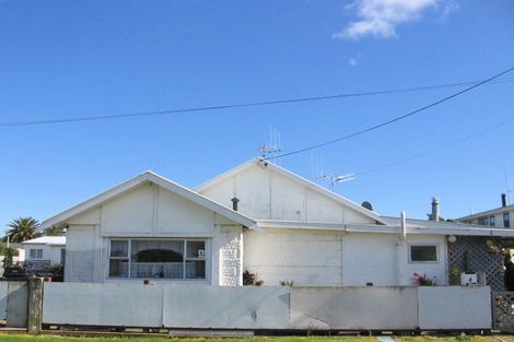 Photo of property in 4 Warren Street, Foxton Beach, Foxton, 4815