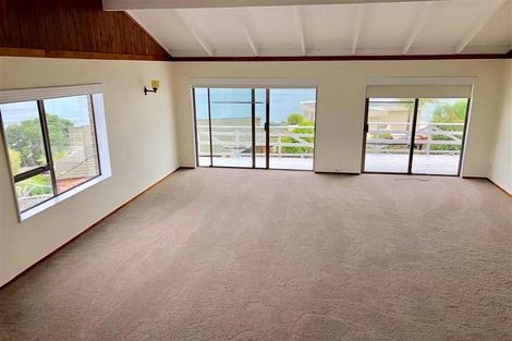 Photo of property in 51 Hadfield Street, Beach Haven, Auckland, 0626
