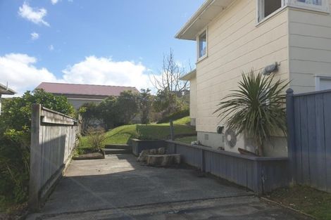 Photo of property in 16 Mawhare Street, Titahi Bay, Porirua, 5022