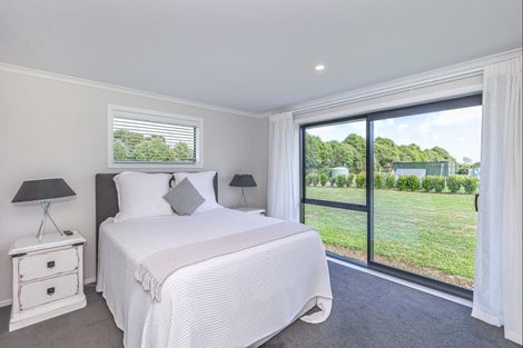 Photo of property in 33 Ohau Terraces, Ohau, 5570