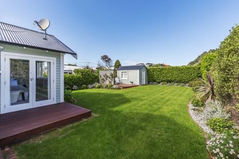 Photo of property in 52 Dundas Street, Seatoun, Wellington, 6022