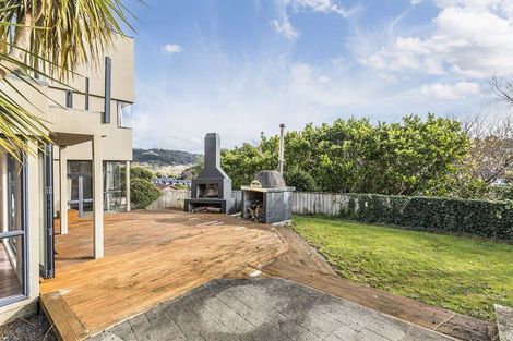 Photo of property in 28 Sailmaker Close, Whitby, Porirua, 5024
