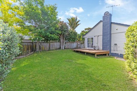 Photo of property in 9 Towra Place, Botany Downs, Auckland, 2010